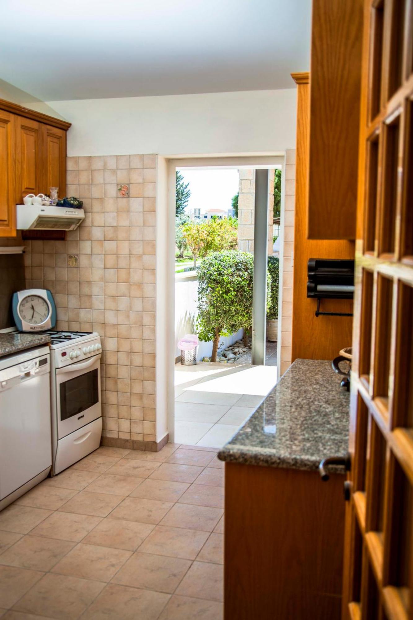 Villa 6 Bdr With Tennis Court