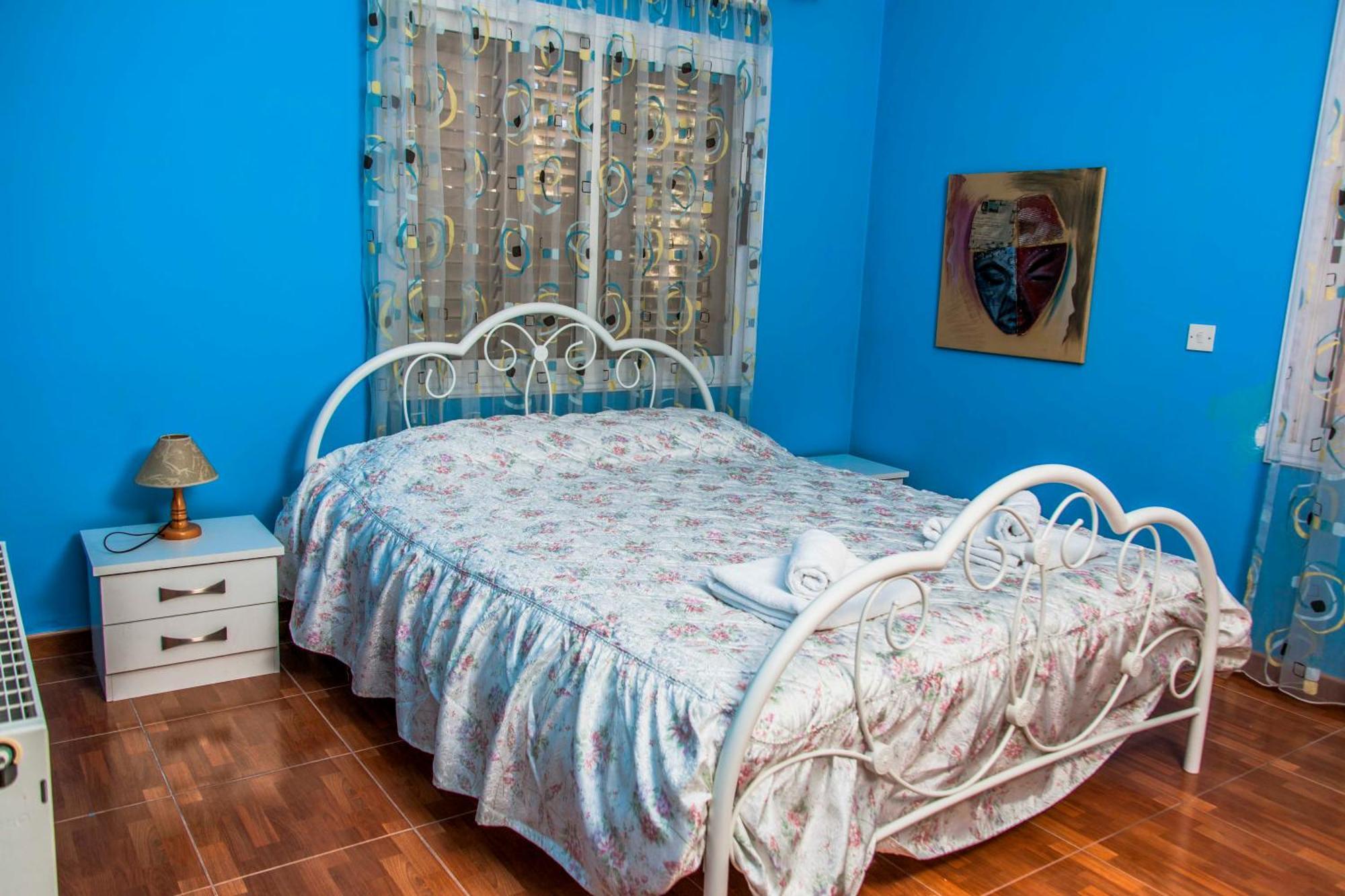 6 Bdr With Tennis Court Pafos