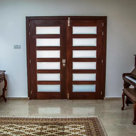 6 Bdr Villa With Tennis Court Paphos Exterior photo