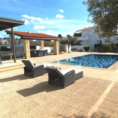 6 Bdr Villa With Tennis Court Paphos Exterior photo