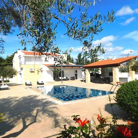 6 Bdr Villa With Tennis Court Paphos Exterior photo